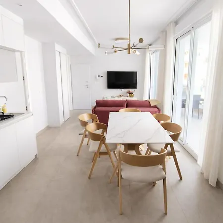 Διαμέρισμα Sunny Waves & Coast 2 Apts, 6br, Ac & Heated Pool