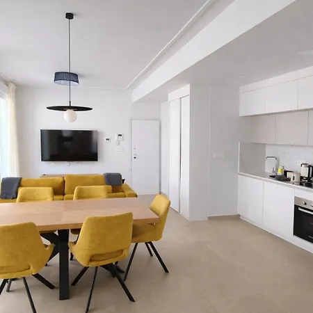 Διαμέρισμα Sunny Waves & Coast 2 Apts, 6br, Ac & Heated Pool *