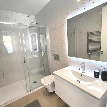 Διαμέρισμα Sunny Waves & Coast 2 Apts, 6br, Ac & Heated Pool