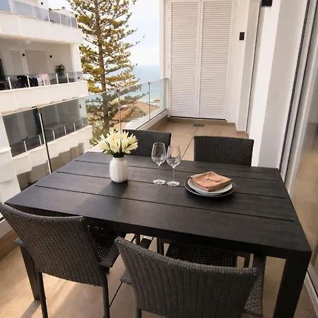 Sunny Waves & Coast 2 Apts, 6br, Ac & Heated Pool * تورّيفيِخا
