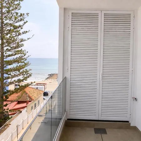 Sunny Waves & Coast 2 Apts, 6br, Ac & Heated Pool Appartement