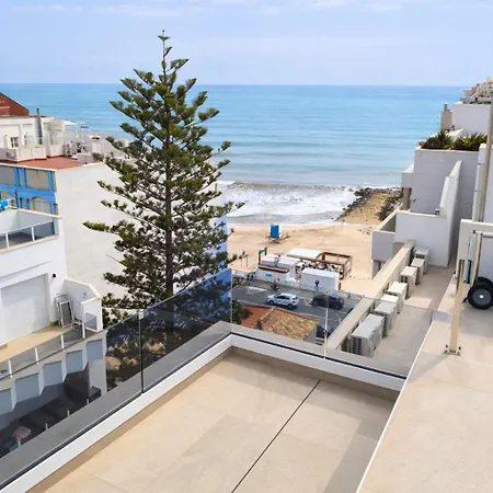 Sunny Waves & Coast 2 Apts, 6br, Ac & Heated Pool شقة *