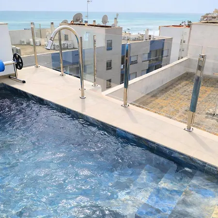 Sunny Waves & Coast 2 Apts, 6br, Ac & Heated Pool Appartement Torrevieja