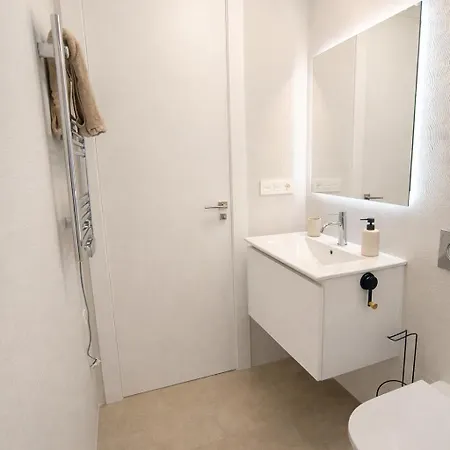 Appartement Sunny Waves & Coast 2 Apts, 6br, Ac & Heated Pool